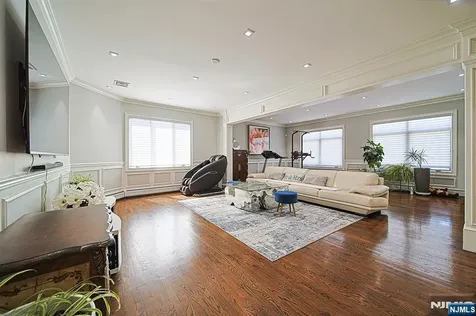 897 Virgil Avenue Ridgefield NJ 07657