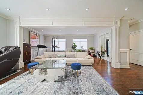 897 Virgil Avenue Ridgefield NJ 07657