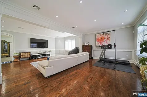 897 Virgil Avenue Ridgefield NJ 07657