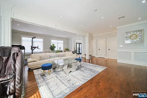 897 Virgil Avenue Ridgefield NJ 07657