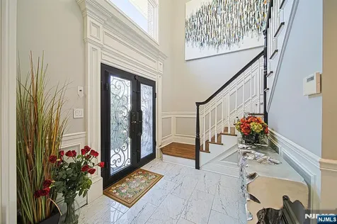897 Virgil Avenue Ridgefield NJ 07657