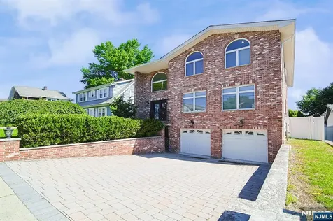 897 Virgil Avenue Ridgefield NJ 07657