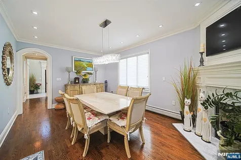 897 Virgil Avenue Ridgefield NJ 07657