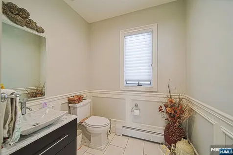 897 Virgil Avenue Ridgefield NJ 07657