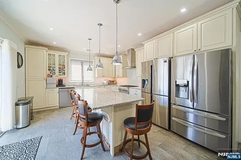 897 Virgil Avenue Ridgefield NJ 07657
