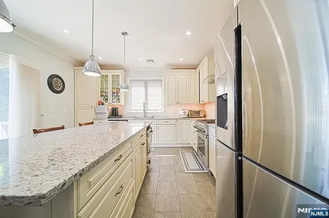 897 Virgil Avenue Ridgefield NJ 07657