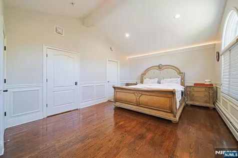 897 Virgil Avenue Ridgefield NJ 07657