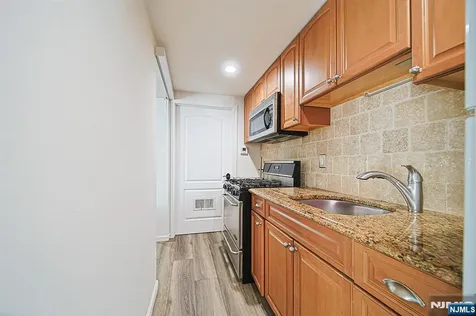 897 Virgil Avenue Ridgefield NJ 07657