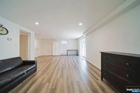 897 Virgil Avenue Ridgefield NJ 07657