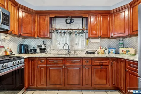 509-511 Ridge Street Newark NJ 07104