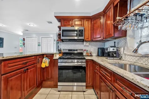 509-511 Ridge Street Newark NJ 07104