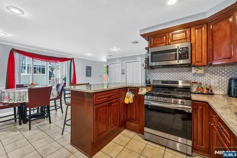 509-511 Ridge Street Newark NJ 07104