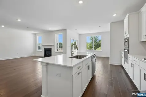 52 Eastwood Terrace East Hanover Twp NJ 07936