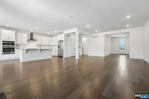 52 Eastwood Terrace East Hanover Twp NJ 07936