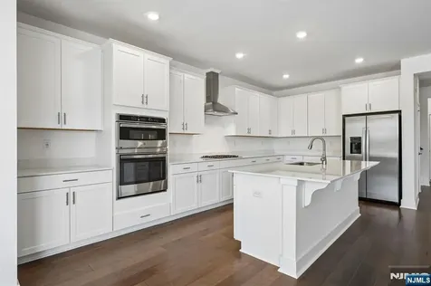 52 Eastwood Terrace East Hanover Twp NJ 07936