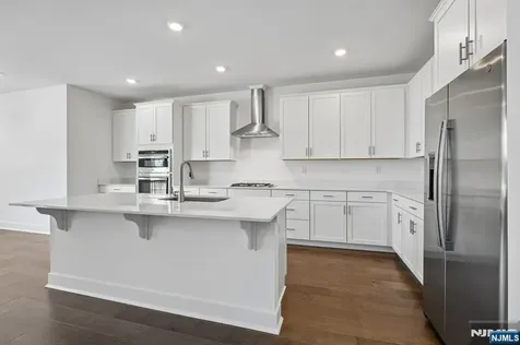 52 Eastwood Terrace East Hanover Twp NJ 07936