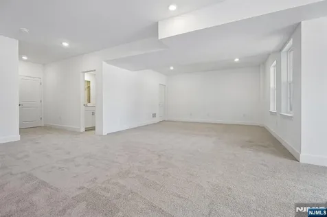 52 Eastwood Terrace East Hanover Twp NJ 07936