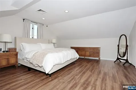 616 Bogert Road River Edge NJ 07661