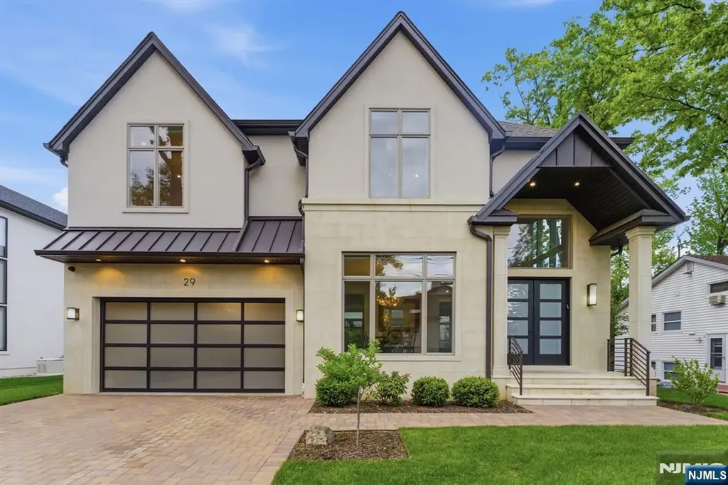 29 Roslyn Avenue Englewood Cliffs NJ 07632
