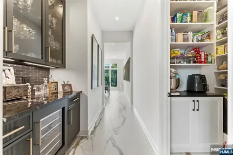 29 Roslyn Avenue Englewood Cliffs NJ 07632