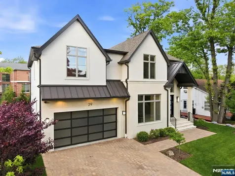29 Roslyn Avenue Englewood Cliffs NJ 07632