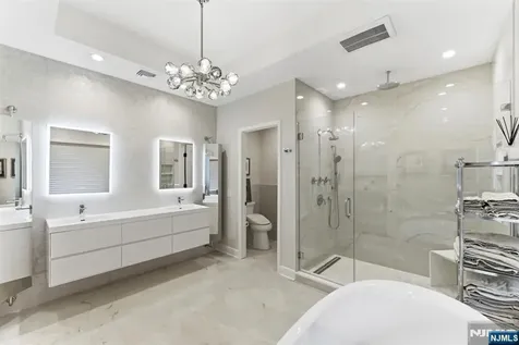 29 Roslyn Avenue Englewood Cliffs NJ 07632