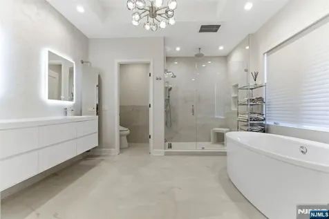 29 Roslyn Avenue Englewood Cliffs NJ 07632