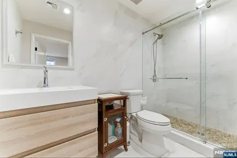 29 Roslyn Avenue Englewood Cliffs NJ 07632