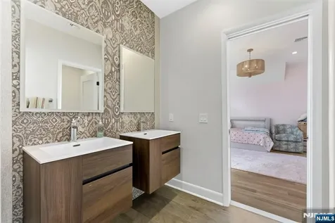 29 Roslyn Avenue Englewood Cliffs NJ 07632