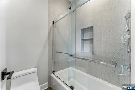 29 Roslyn Avenue Englewood Cliffs NJ 07632