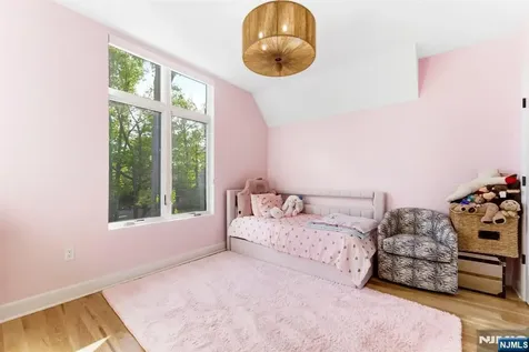 29 Roslyn Avenue Englewood Cliffs NJ 07632