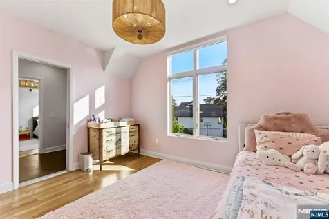 29 Roslyn Avenue Englewood Cliffs NJ 07632