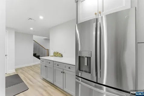 29 Roslyn Avenue Englewood Cliffs NJ 07632