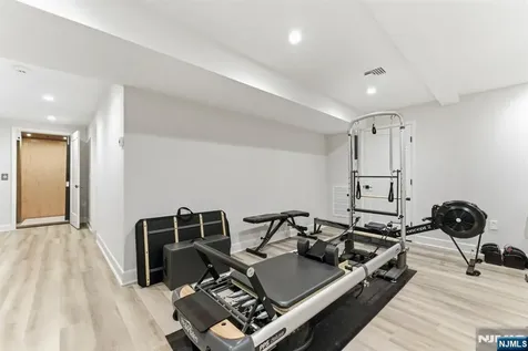 29 Roslyn Avenue Englewood Cliffs NJ 07632