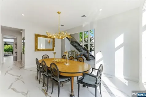 29 Roslyn Avenue Englewood Cliffs NJ 07632