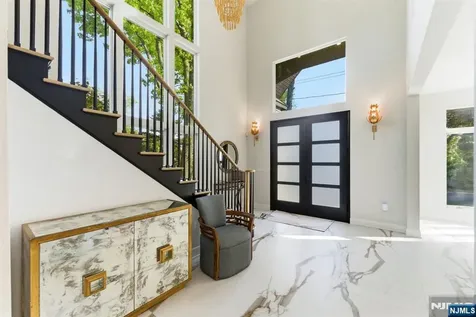 29 Roslyn Avenue Englewood Cliffs NJ 07632