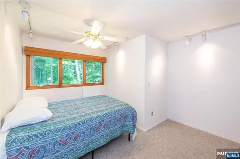 6 Mohawk Trail Ringwood NJ 07456