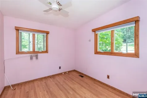 6 Mohawk Trail Ringwood NJ 07456