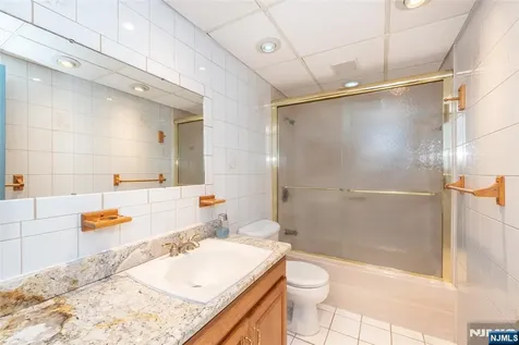 6 Mohawk Trail Ringwood NJ 07456