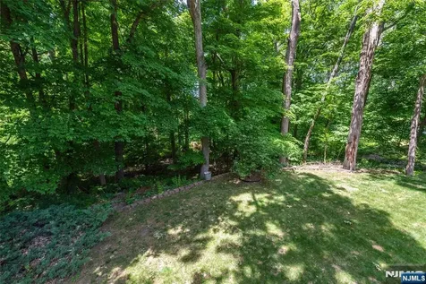 6 Mohawk Trail Ringwood NJ 07456