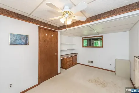 6 Mohawk Trail Ringwood NJ 07456