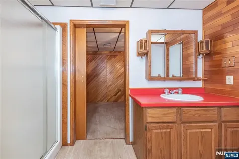 6 Mohawk Trail Ringwood NJ 07456