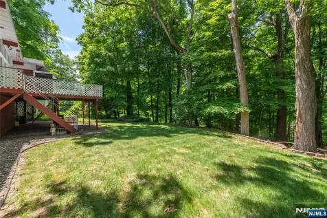 6 Mohawk Trail Ringwood NJ 07456