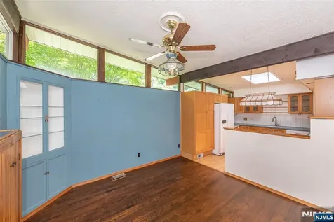 6 Mohawk Trail Ringwood NJ 07456
