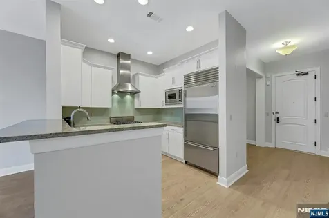 2307 The Plaza Tenafly NJ 07670
