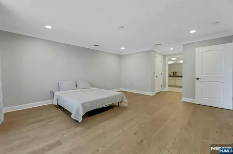 2307 The Plaza Tenafly NJ 07670
