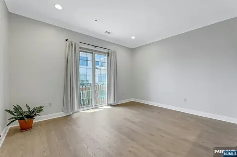 2307 The Plaza Tenafly NJ 07670