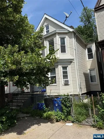 792 15th Street Newark NJ 07108