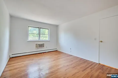 55 Gills Lane Woodbridge NJ 08830