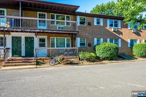 55 Gills Lane Woodbridge NJ 08830